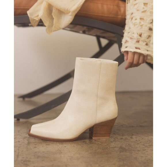 OASIS SOCIETY Miley - Alligator Print Booties - Picture 6 of 16